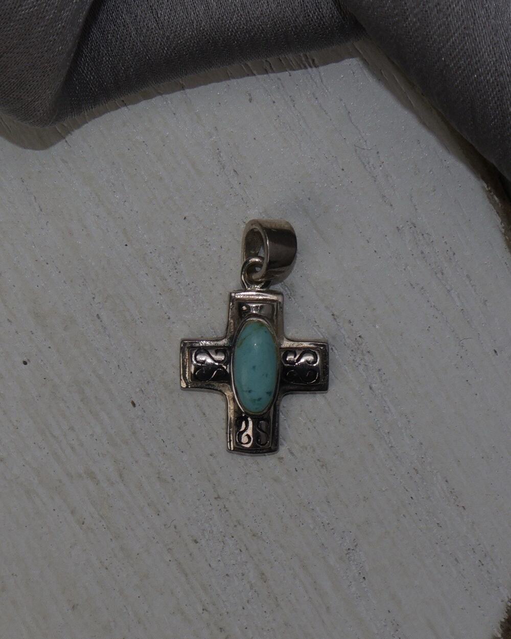 Vintage Sterling Silver Turquoise Cross Pendant 1.6G / 0.9in
